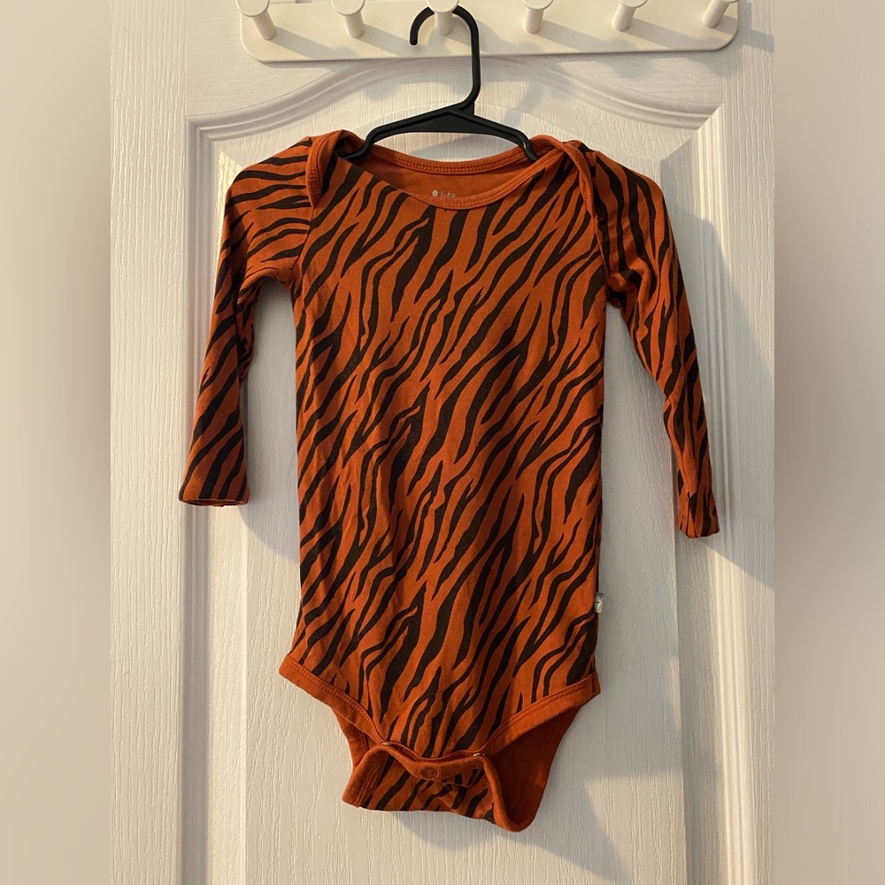 KYTE Baby Long Sleeve Bodysuit Size 18-24 Months Rust Tiger RETIRED PRINT